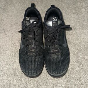 Nike Air Vapor Max size Y6.5